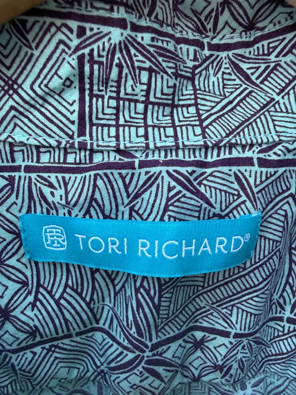 Tori Richard Green and Gray Geometric Short-Sleeve Button-Down - Picture 2 of 6